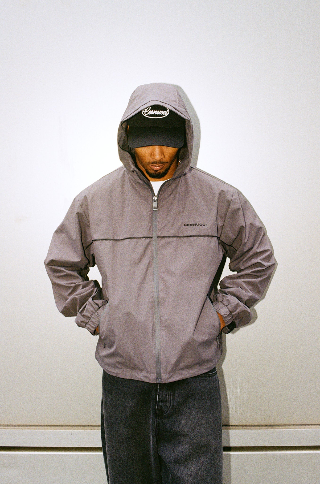 Trainingsjacke aus Nylon mit Paspelierung - Anthrazit